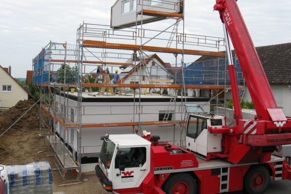 housebuilding-1407462_1920
